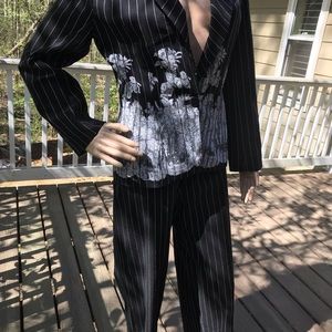 STUNNING PIN STRIPED SUIT IN MINT CONDITION